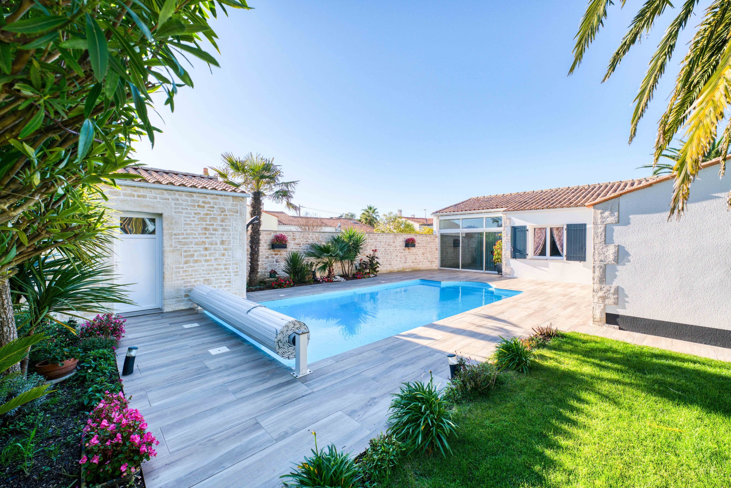  Villa with heated pool - 4 km from the Ocean - St-Pierre-d