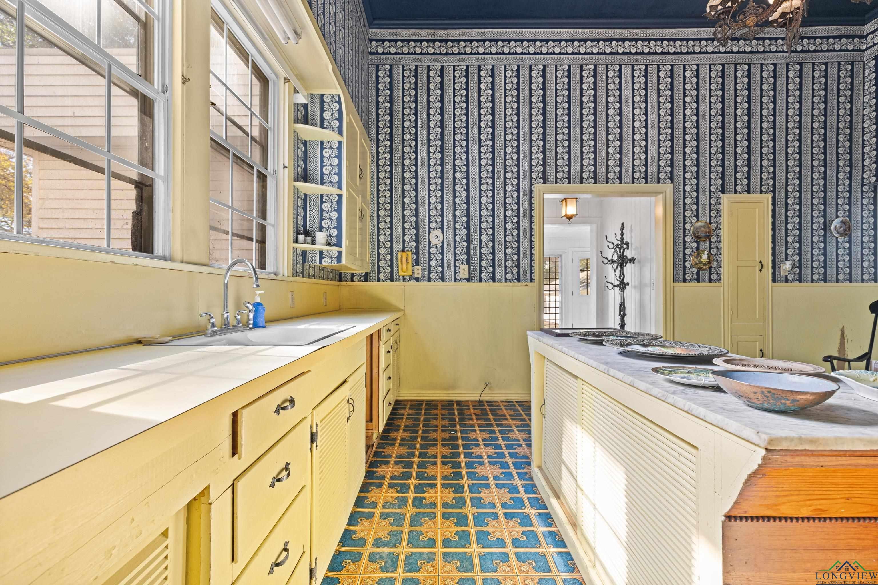 Jefferson, Texas, 75657, United States, 5 Bedrooms Bedrooms, ,5 BathroomsBathrooms,Residential,For Sale,1978271