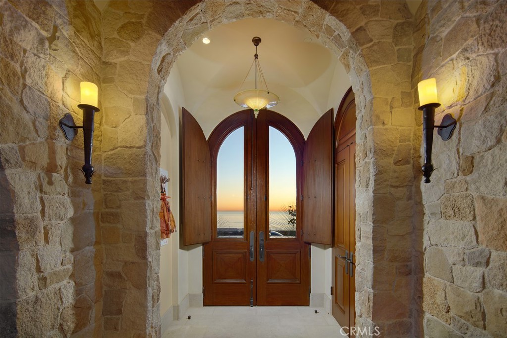 Corona del Mar, California, 92625, United States, 4 Bedrooms Bedrooms, ,3 BathroomsBathrooms,Residential,For Sale,1695491