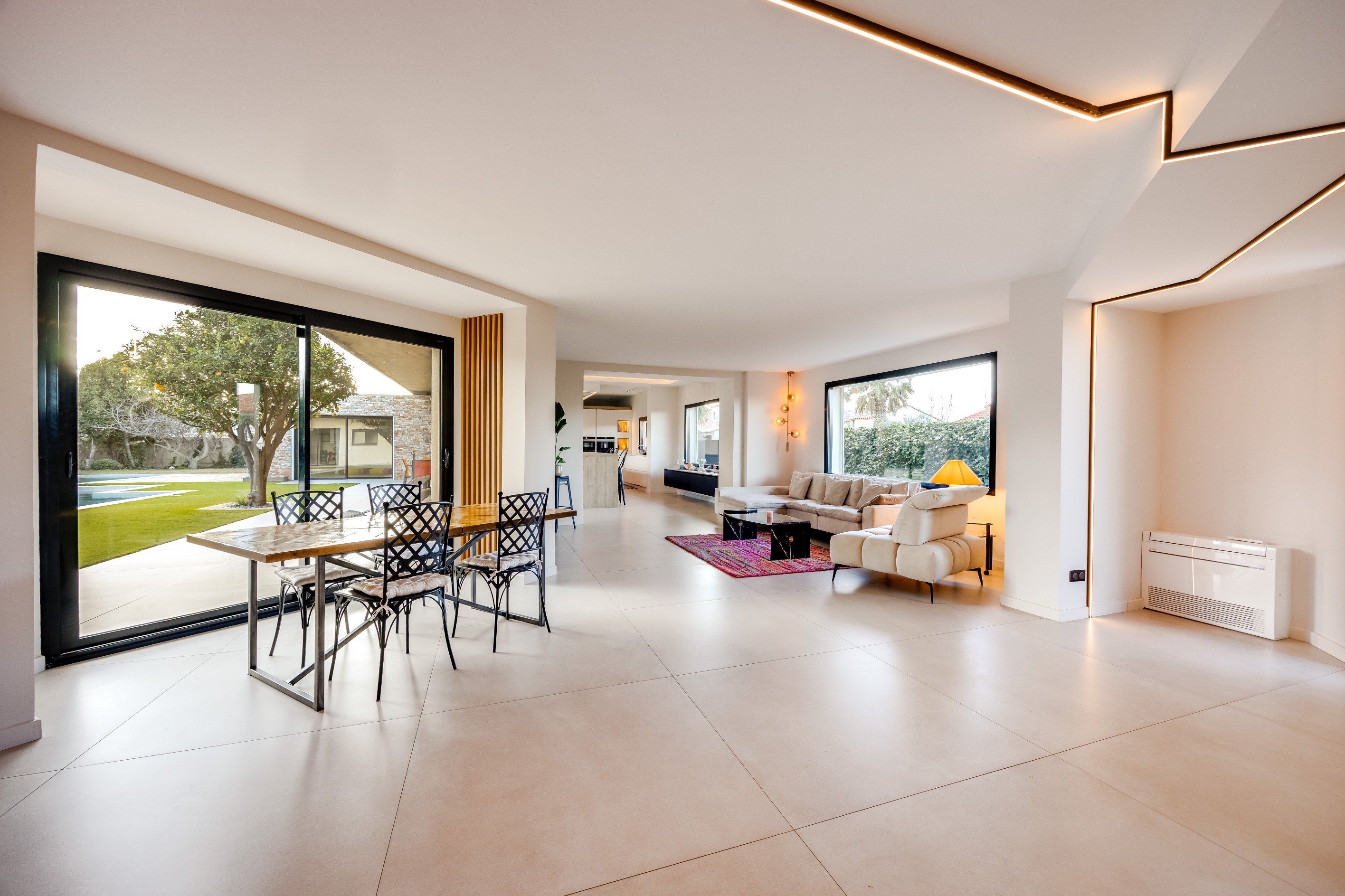  Near Golf, architect-designed villa with swimming pool - 物件實景