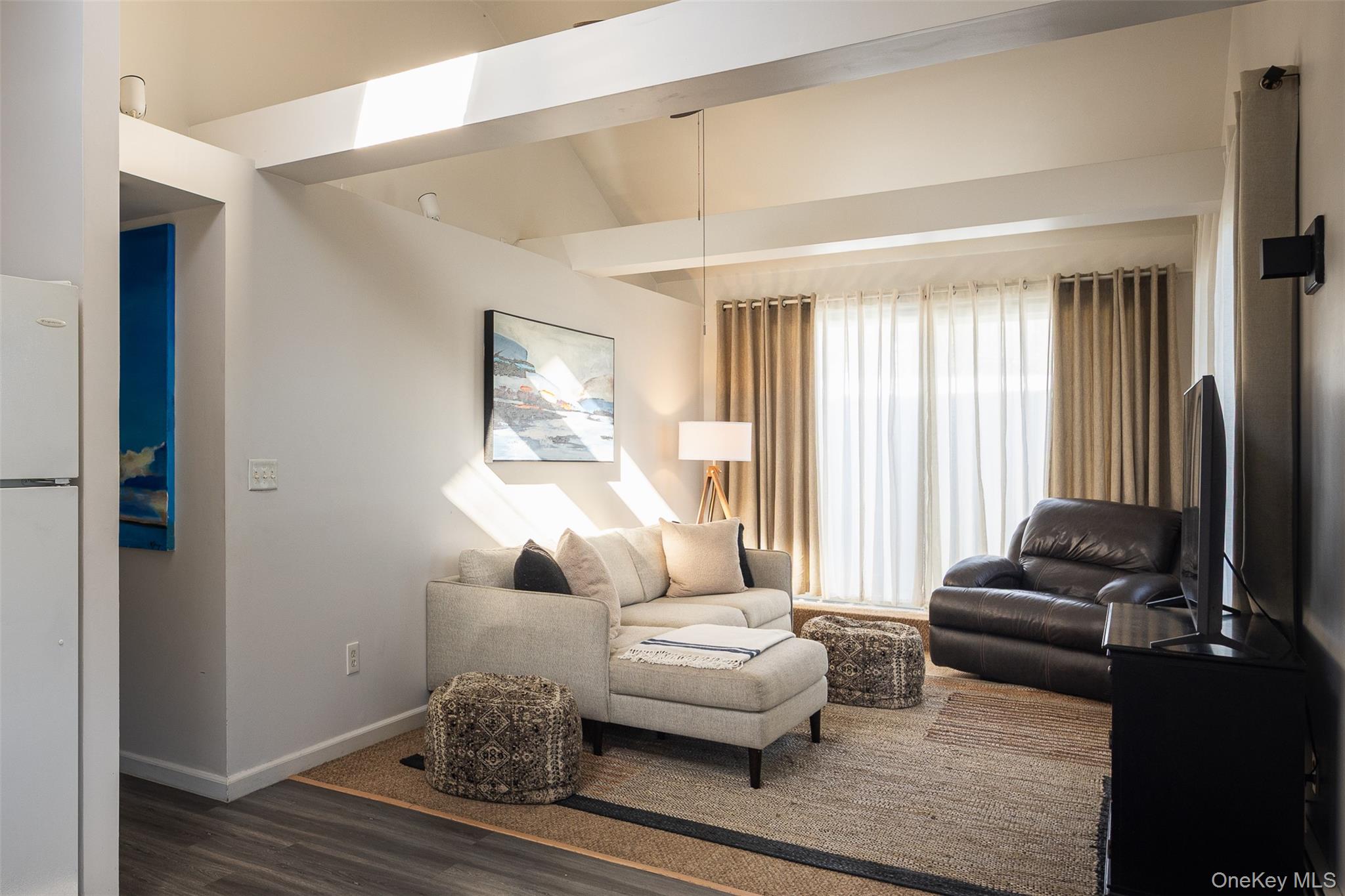 East Moriches, New York, 11940, United States, 6 Bedrooms Bedrooms, ,4 BathroomsBathrooms,Residential,For Sale,1994903