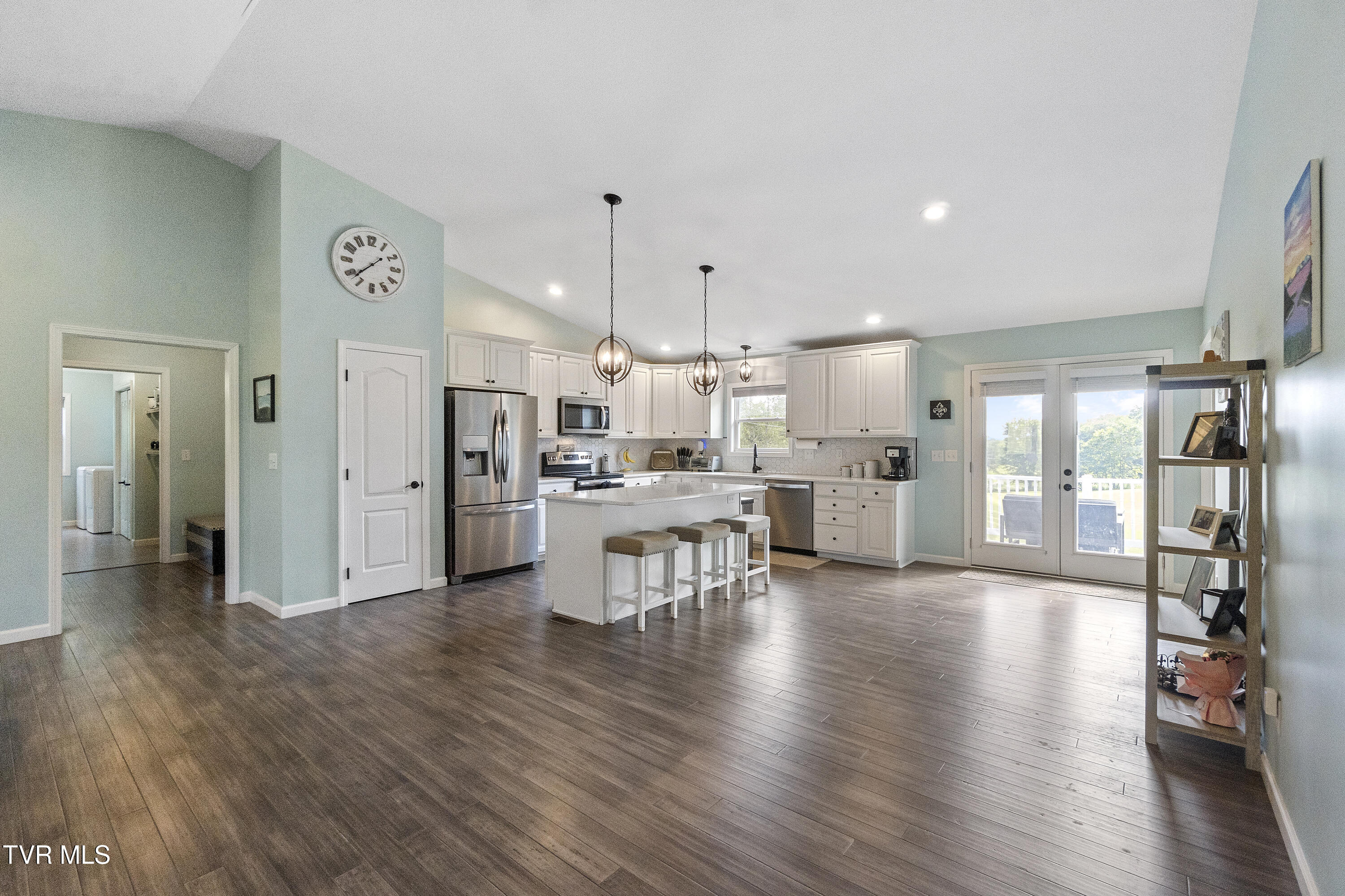 Greeneville, Tennessee, 37745, United States, 3 Bedrooms Bedrooms, ,3 BathroomsBathrooms,Residential,For Sale,1944851