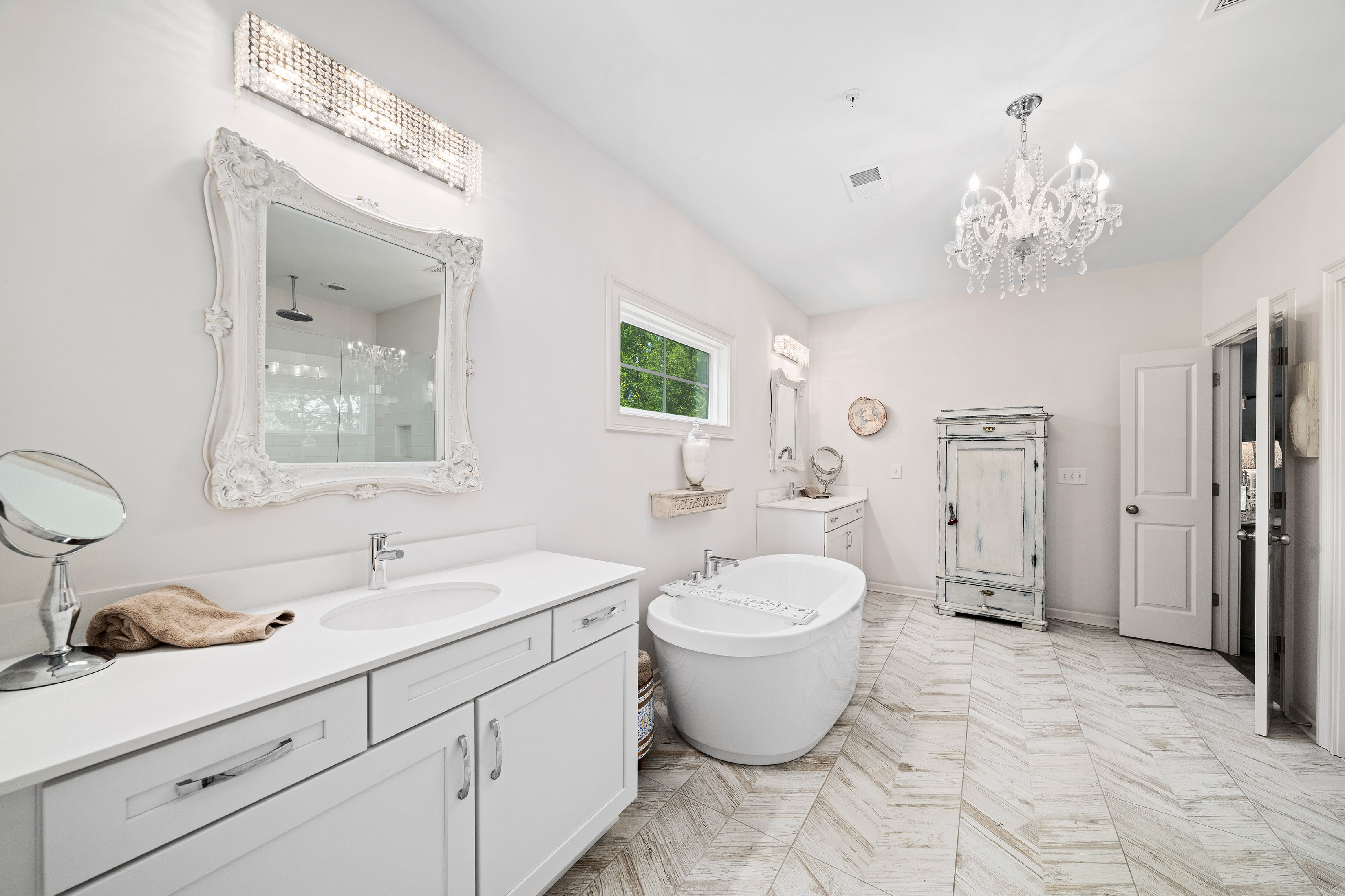  Ideally Positioned in Midwick, One of Alpharetta