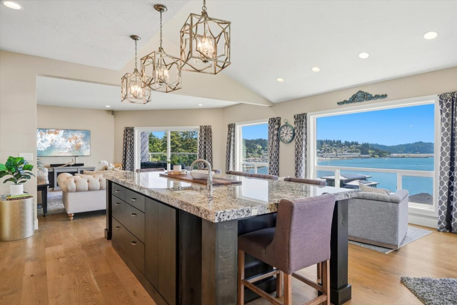  811 SW 12th Street Newport, OR 97365 - 物件實景