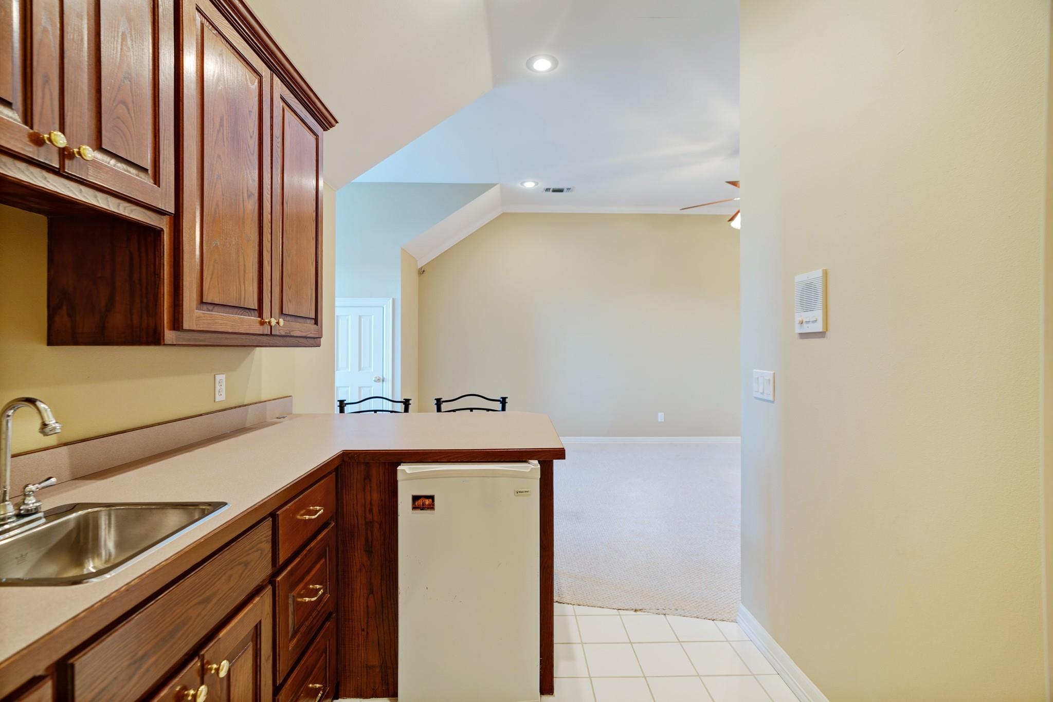 Paris, Texas, 75462, United States, 5 Bedrooms Bedrooms, ,5 BathroomsBathrooms,Residential,For Sale,1990827