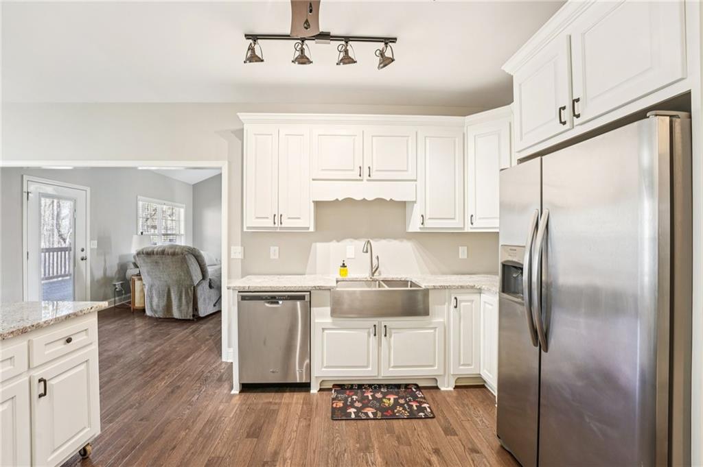 Cumming, Georgia, 30028, United States, 4 Bedrooms Bedrooms, ,3 BathroomsBathrooms,Residential,For Sale,2028381