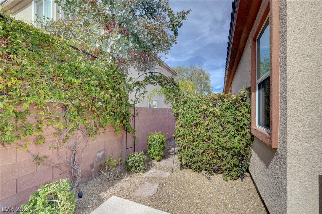 Henderson, Nevada, 89052, United States, 3 Bedrooms Bedrooms, ,3 BathroomsBathrooms,Residential,For Sale,2024085