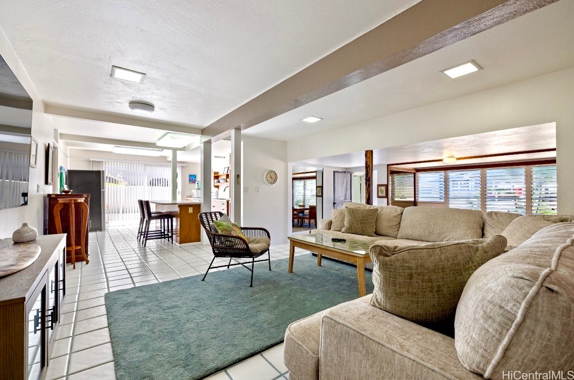 Honolulu, Hawaii, 96816, United States, 4 Bedrooms Bedrooms, ,3 BathroomsBathrooms,Residential,For Sale,1925969