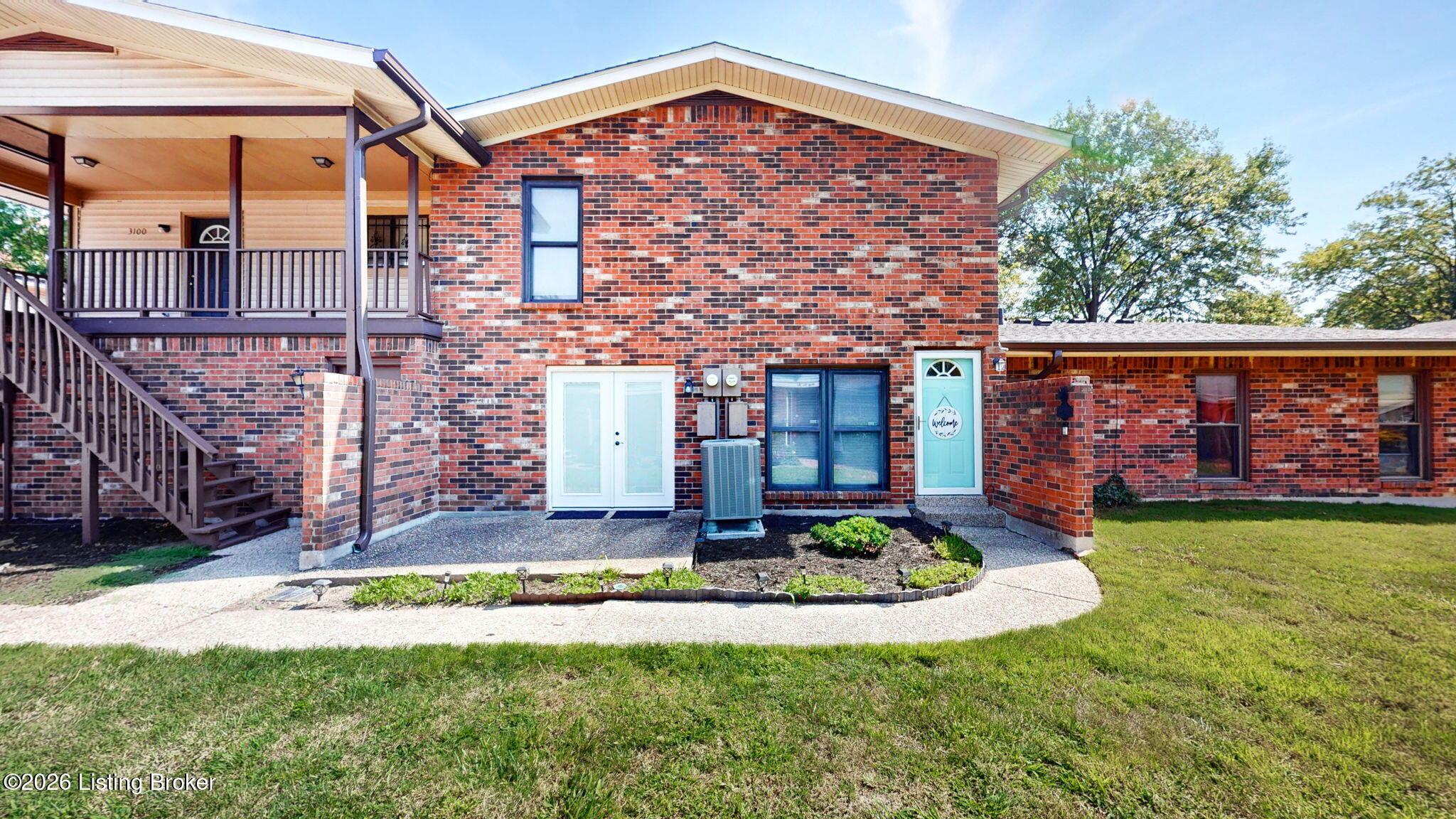 Meadowside Ct, Louisville, KY 40214