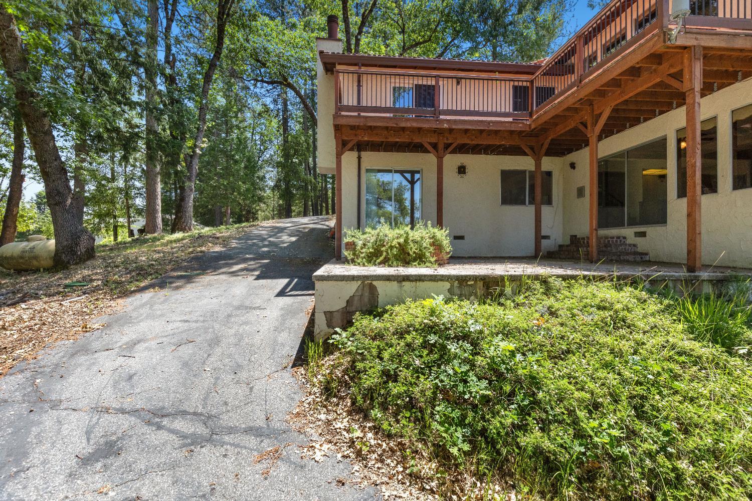 Colfax, California, 95713, United States, 4 Bedrooms Bedrooms, ,3 BathroomsBathrooms,Residential,For Sale,1927912