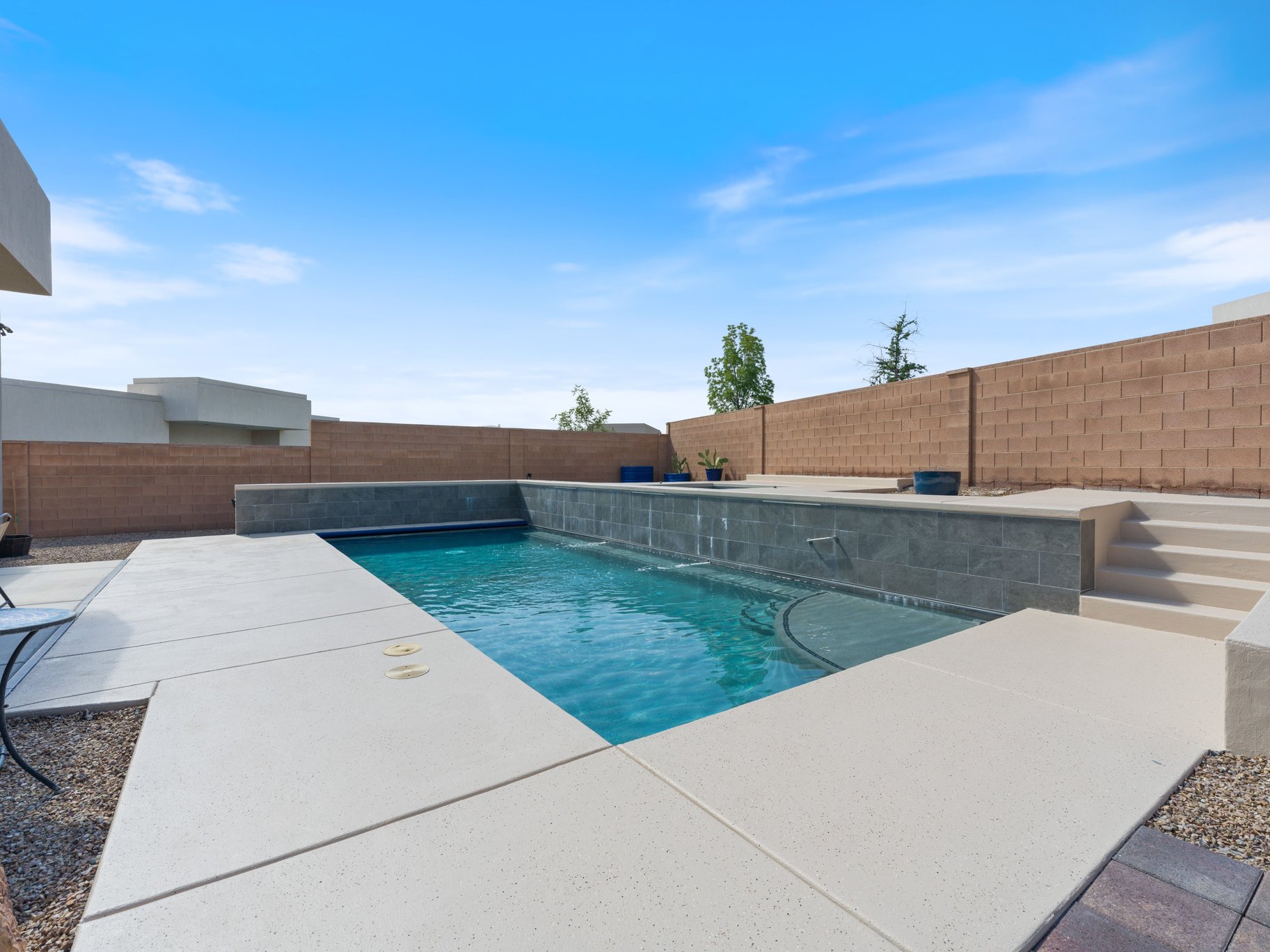  One Level, Private Pool, 3-Car Garage and Views in Pocket Mesa - 物件實景