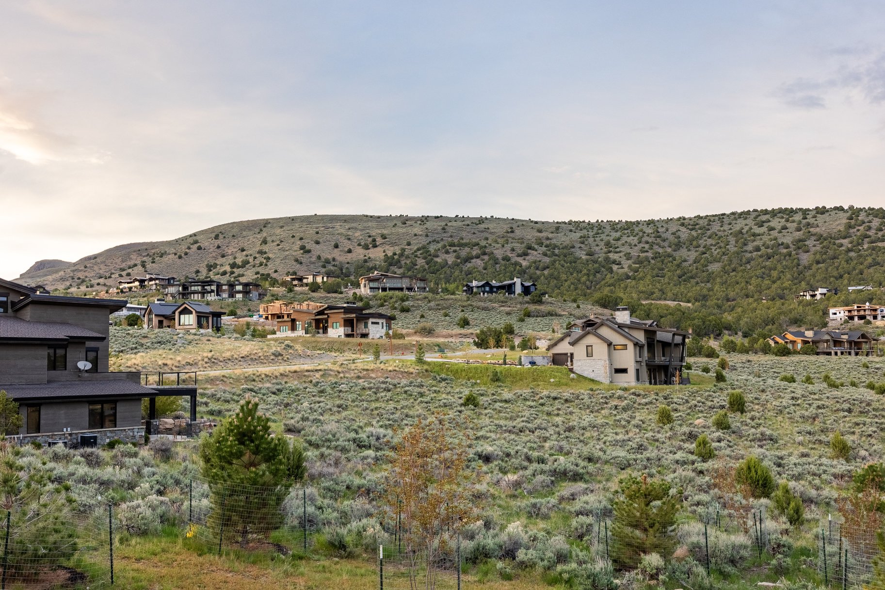  New Mountain Contemporary Home on Rare Double Lot with Timp Views - 物件實景