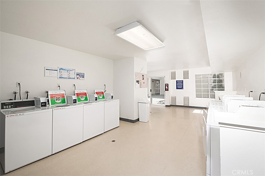 Woodland Hills, California, 91367, United States, 2 Bedrooms Bedrooms, ,2 BathroomsBathrooms,Residential,For Sale,1966516