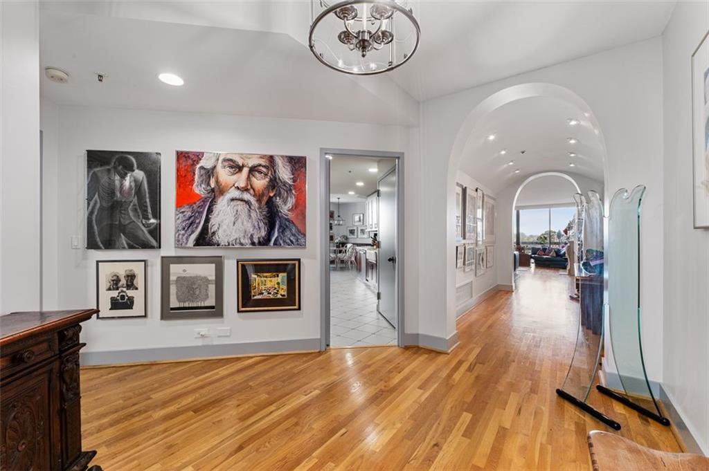 Atlanta, Georgia, 30305, United States, 2 Bedrooms Bedrooms, ,2 BathroomsBathrooms,Residential,For Sale,2002175