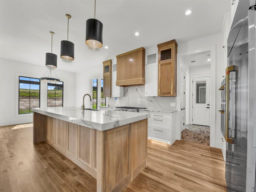 Weatherford, Texas, 76087, United States, 4 Bedrooms Bedrooms, ,4 BathroomsBathrooms,Residential,For Sale,1981455