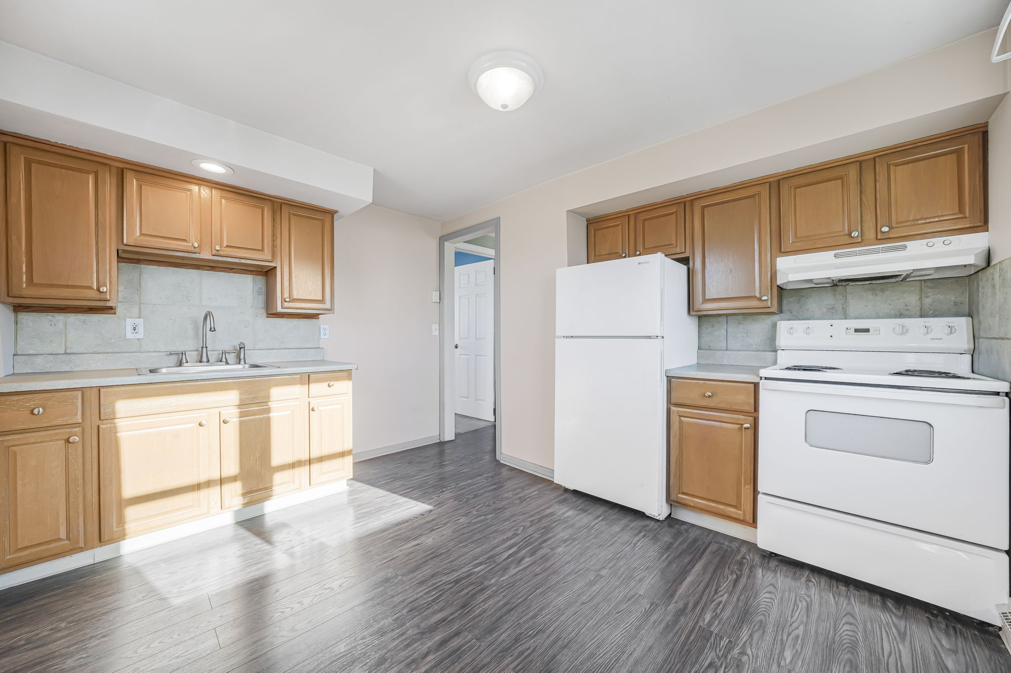 Elmwood Park, New Jersey, 07407, United States, 4 Bedrooms Bedrooms, ,2 BathroomsBathrooms,Residential,For Sale,2009645