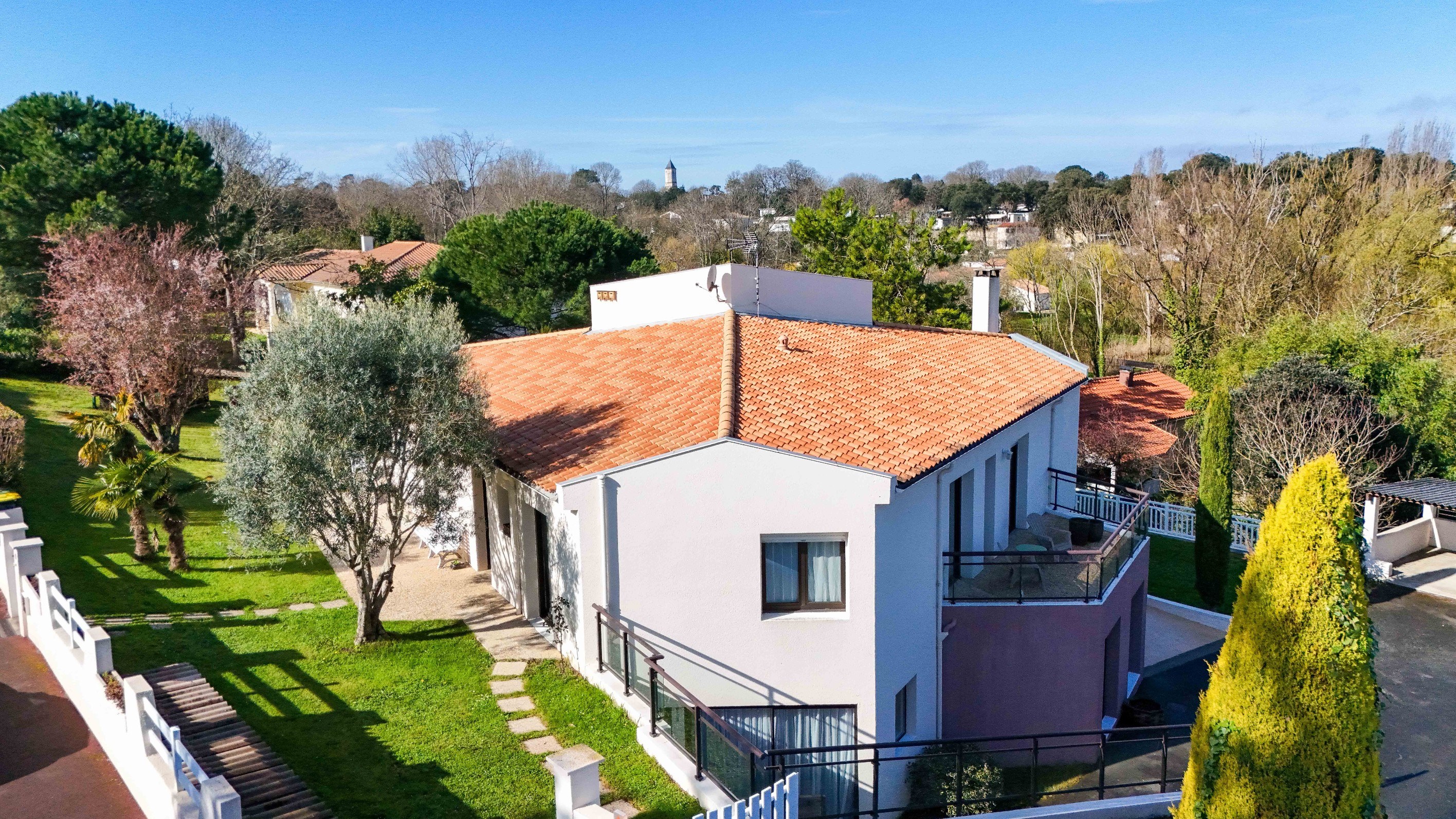  ELEGANT FAMILY VILLA WITH POOL AND LARGE GROUNDS JUST STEPS FROM NAUZAN BEACH - 物件實景