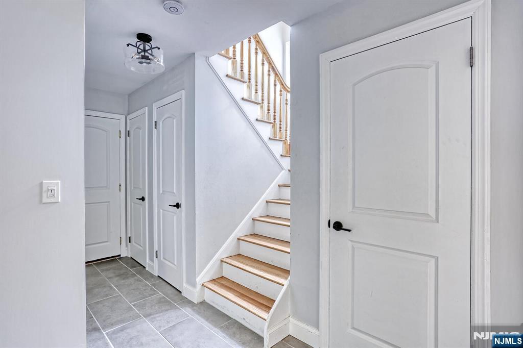 Ramsey, New Jersey, 07446, United States, 4 Bedrooms Bedrooms, ,3 BathroomsBathrooms,Residential,For Sale,1911105