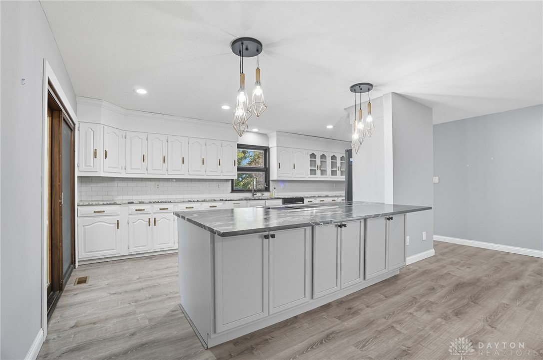 Brookville, Ohio, 45309, United States, 3 Bedrooms Bedrooms, ,4 BathroomsBathrooms,Residential,For Sale,1995742