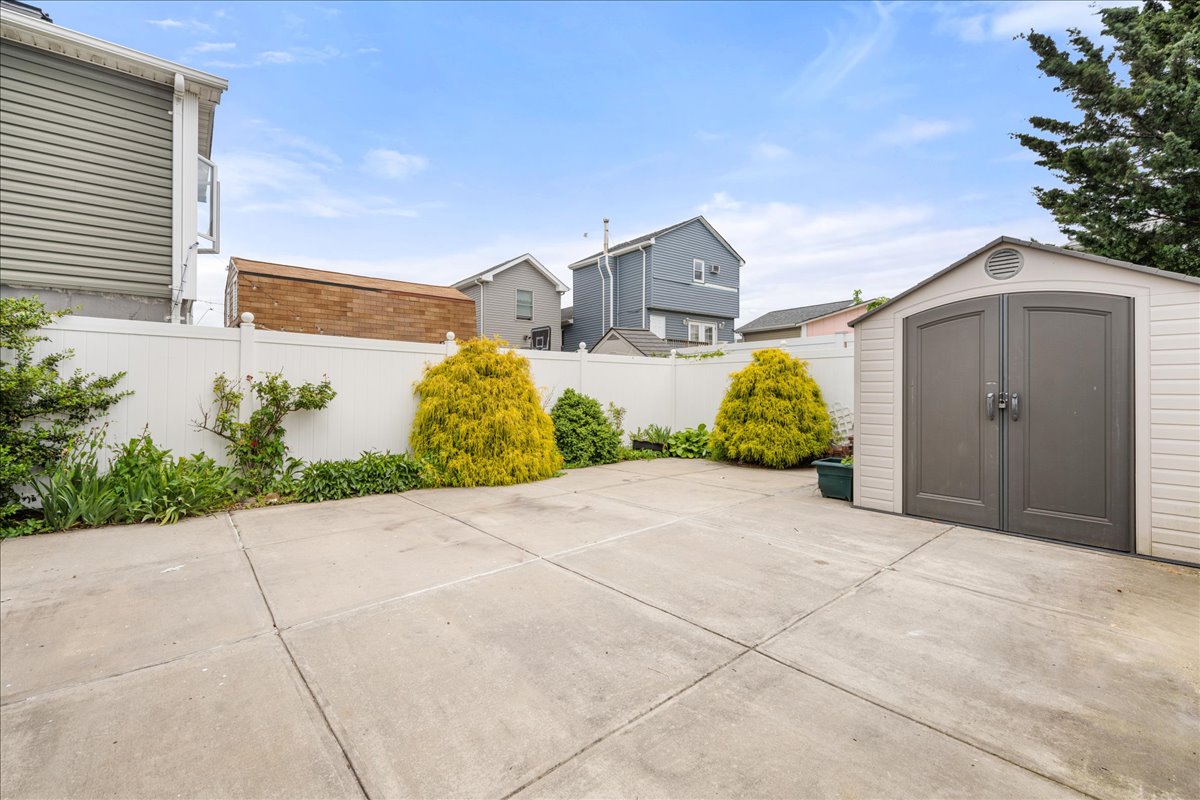 Broad Channel, New York, 11693, United States, 3 Bedrooms Bedrooms, ,2 BathroomsBathrooms,Residential,For Sale,1936968