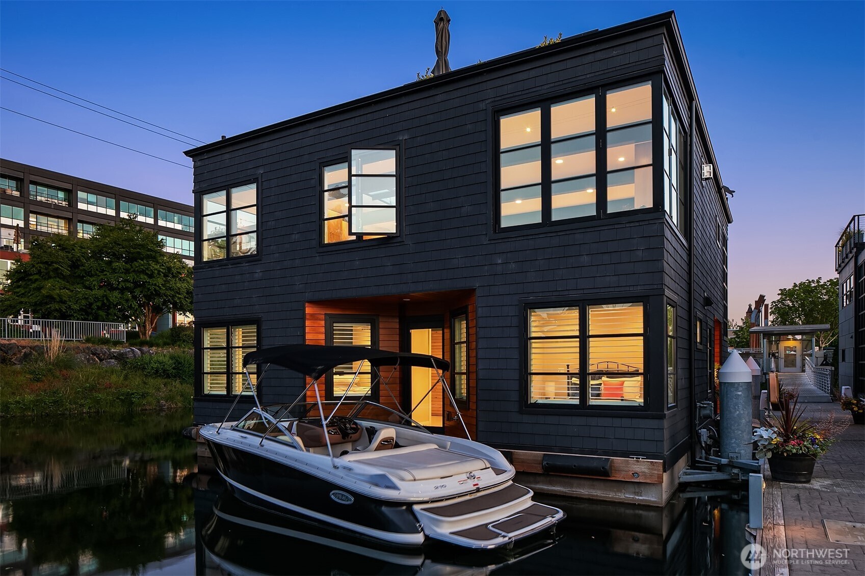 Seattle, Washington, 98102, United States, 3 Bedrooms Bedrooms, ,2 BathroomsBathrooms,Residential,For Sale,1804220