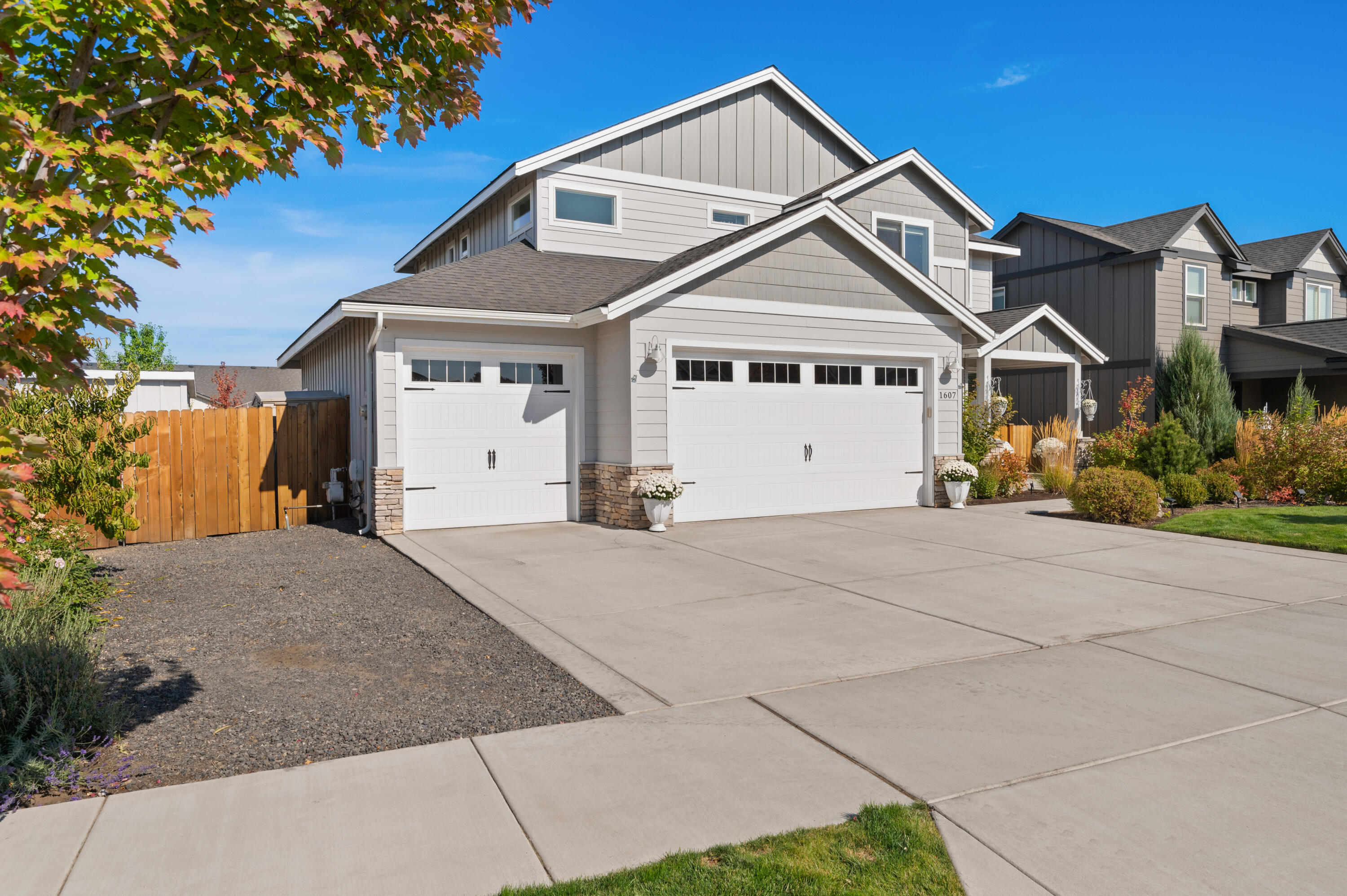 Redmond, Oregon, 97756, United States, 4 Bedrooms Bedrooms, ,3 BathroomsBathrooms,Residential,For Sale,1931371