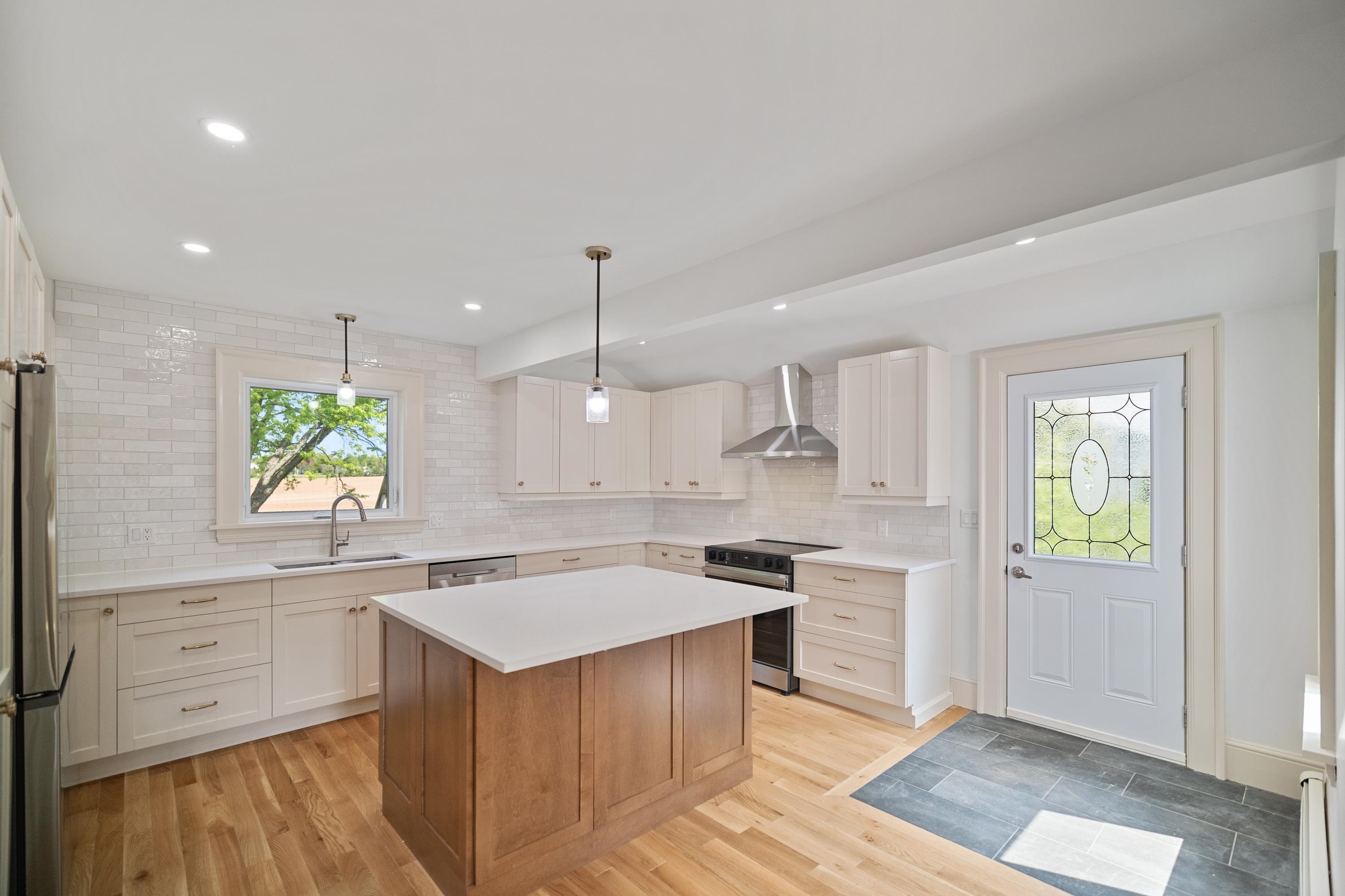 MILTONVALE PARK, Prince Edward Island, C1E 0Y7, CA, 7 Bedrooms Bedrooms, ,5 BathroomsBathrooms,Residential,For Sale,1875728