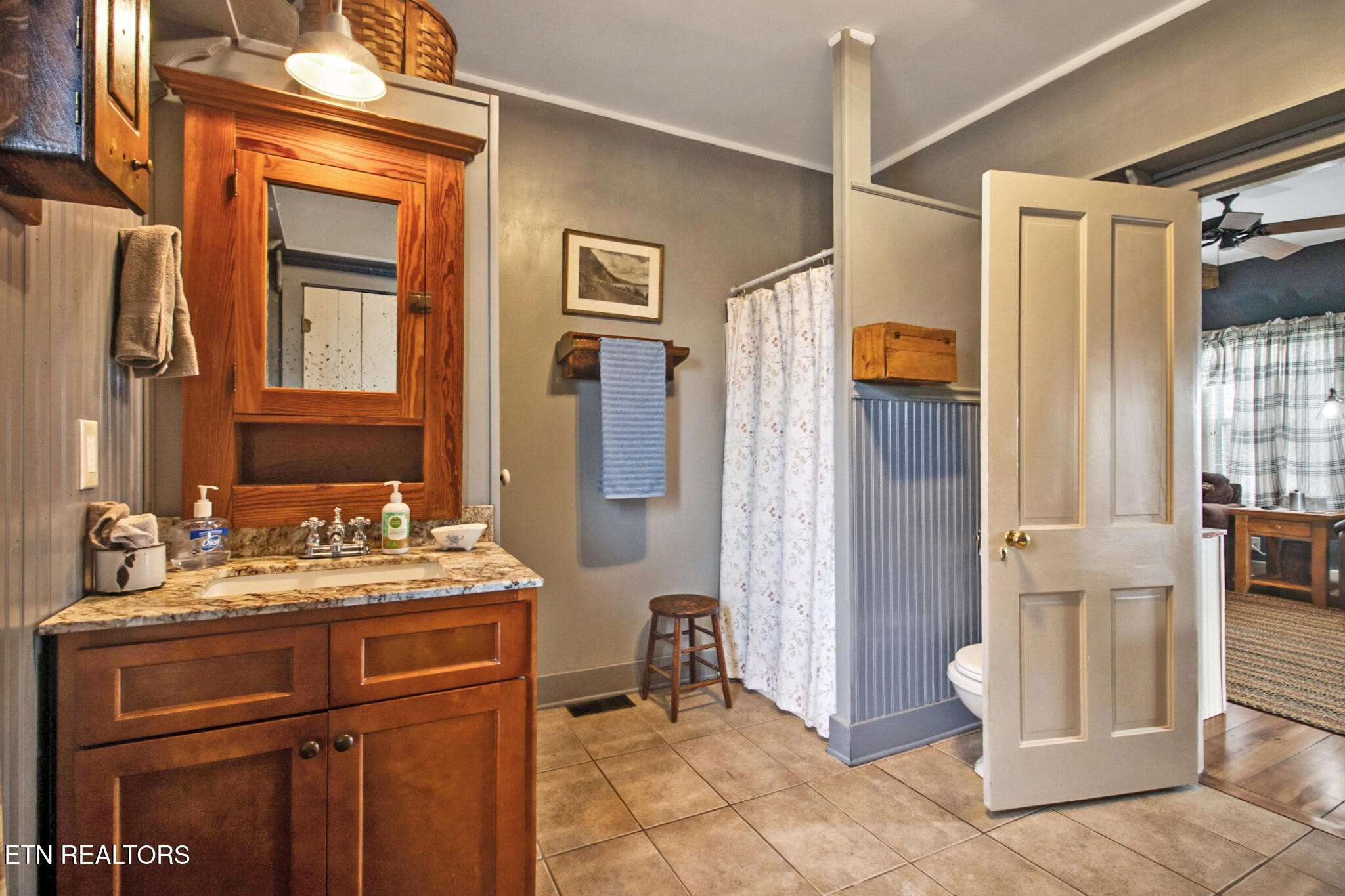 Crossville, Tennessee, 38555, United States, 4 Bedrooms Bedrooms, ,3 BathroomsBathrooms,Residential,For Sale,1888026