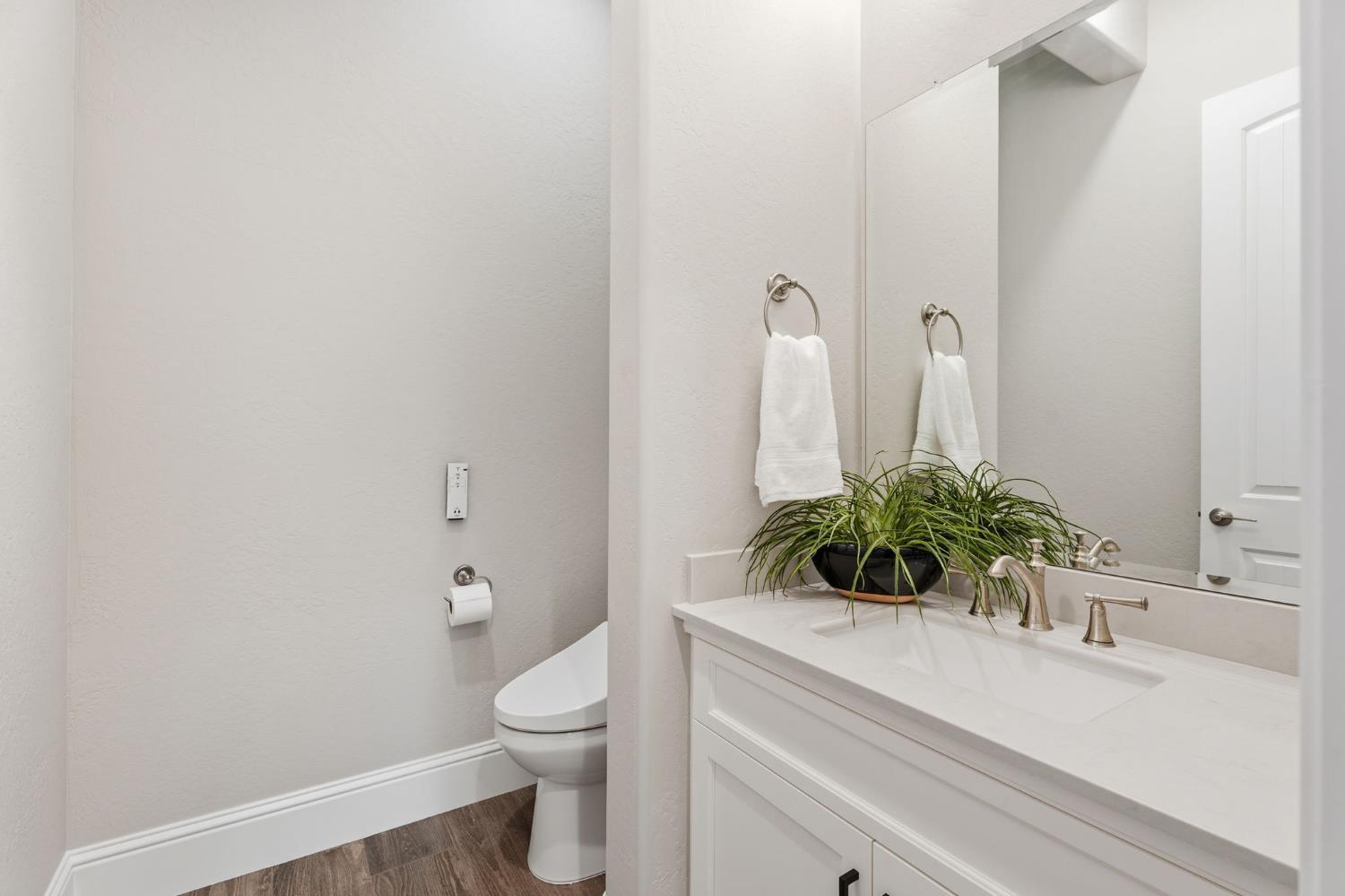 Clovis, California, 93619, United States, 4 Bedrooms Bedrooms, ,4 BathroomsBathrooms,Residential,For Sale,2010816