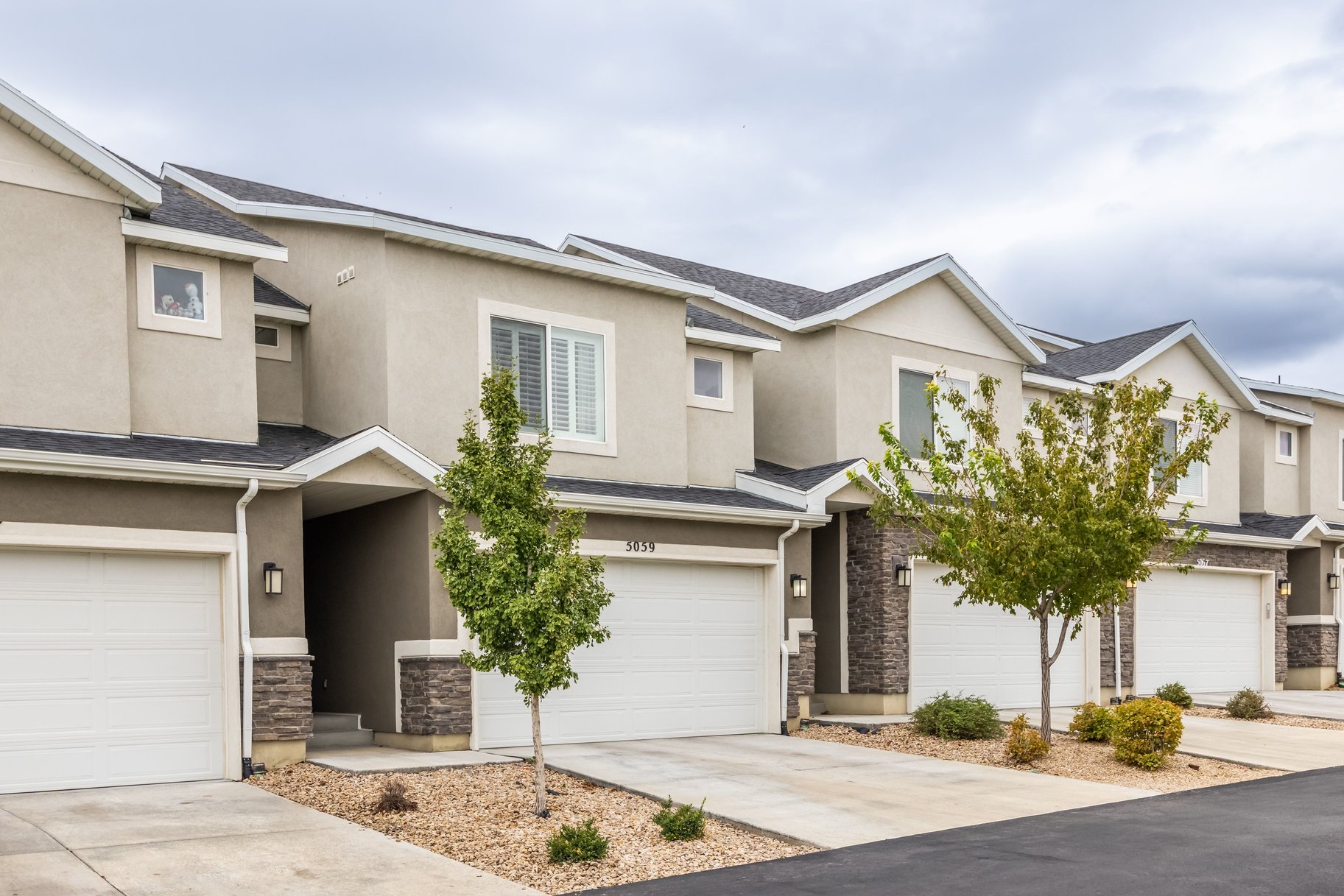  Standout Townhome with Finished Basement & Extras - 物件實景