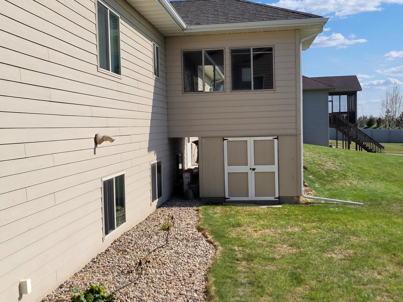 Aberdeen, South Dakota, 57401, United States, 5 Bedrooms Bedrooms, ,4 BathroomsBathrooms,Residential,For Sale,1931834