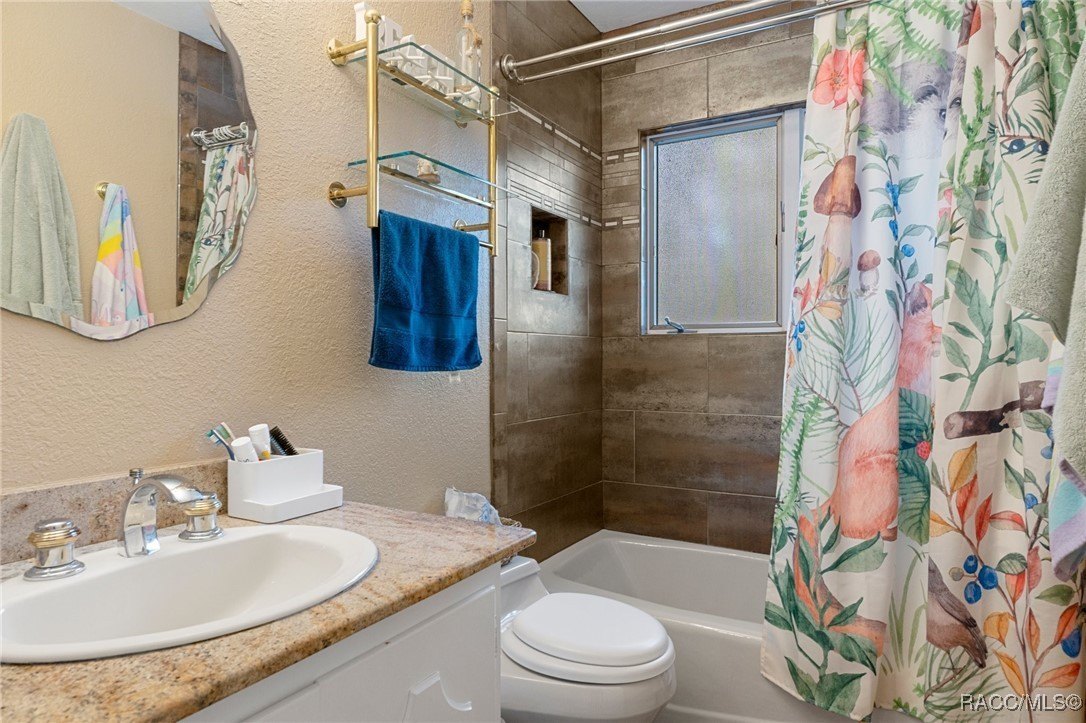 Brooksville, Florida, 34601, United States, 3 Bedrooms Bedrooms, ,2 BathroomsBathrooms,Residential,For Sale,1928747
