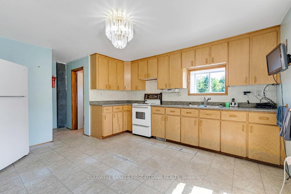 LANARK HIGHLANDS, Ontario, K0G 1K0, CA, 3 Bedrooms Bedrooms, ,Residential,For Sale,1947994