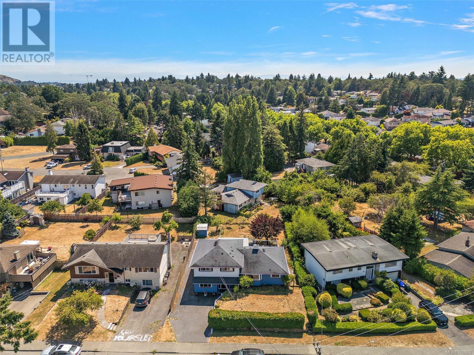 SAANICH, British Columbia, V8N 2E2, CA, 4 Bedrooms Bedrooms, ,3 BathroomsBathrooms,Residential,For Sale,1950351