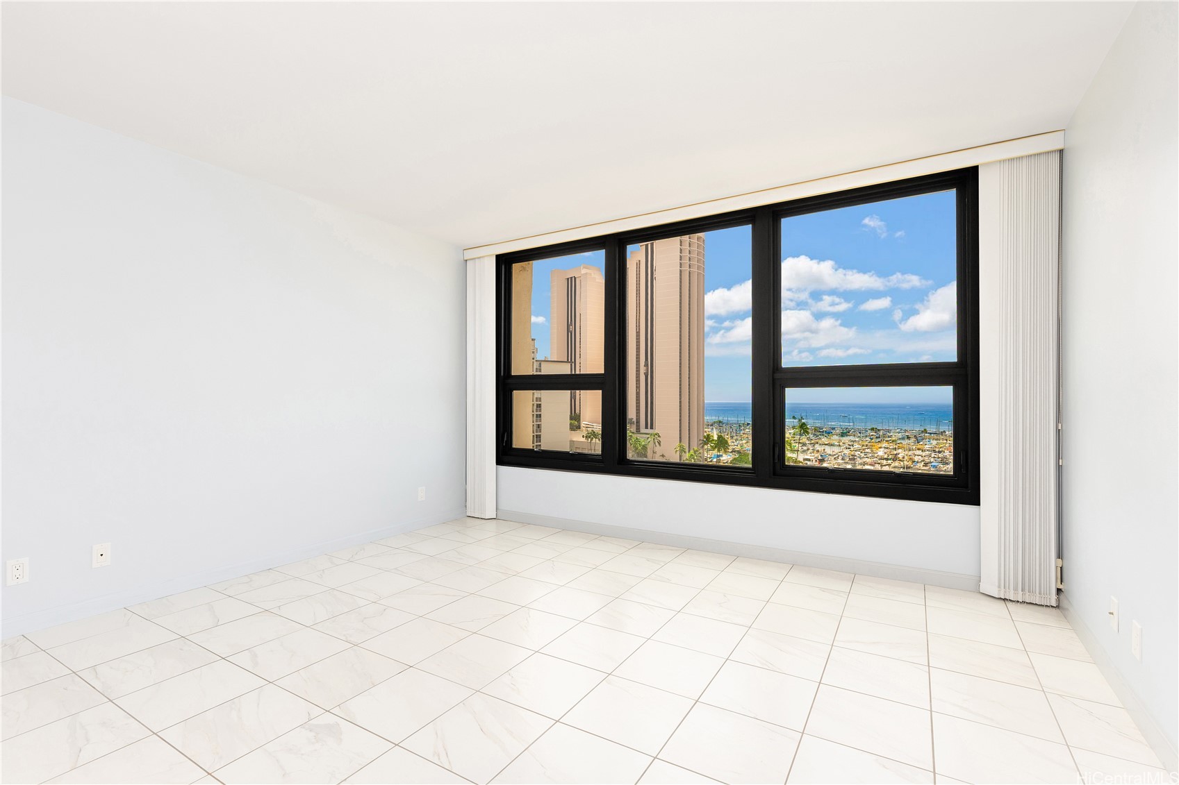 Honolulu, Hawaii, 96815, United States, 1 Bedroom Bedrooms, ,1 BathroomBathrooms,Residential,For Sale,1963842