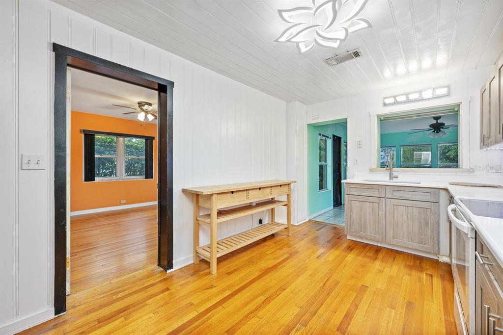 Orlando, Florida, 32805, United States, 3 Bedrooms Bedrooms, ,2 BathroomsBathrooms,Residential,For Sale,1955984