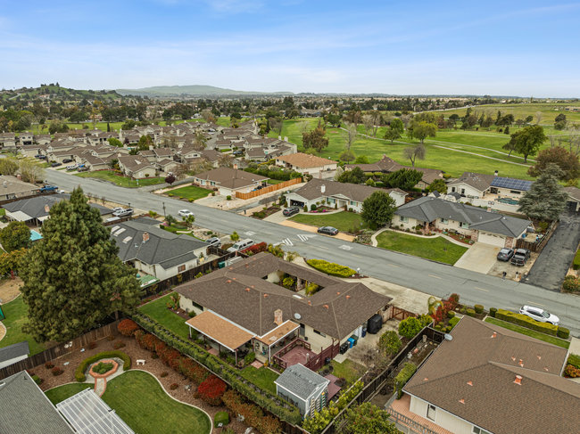 Hollister, California, 95023, United States, 3 Bedrooms Bedrooms, ,2 BathroomsBathrooms,Residential,For Sale,1882231