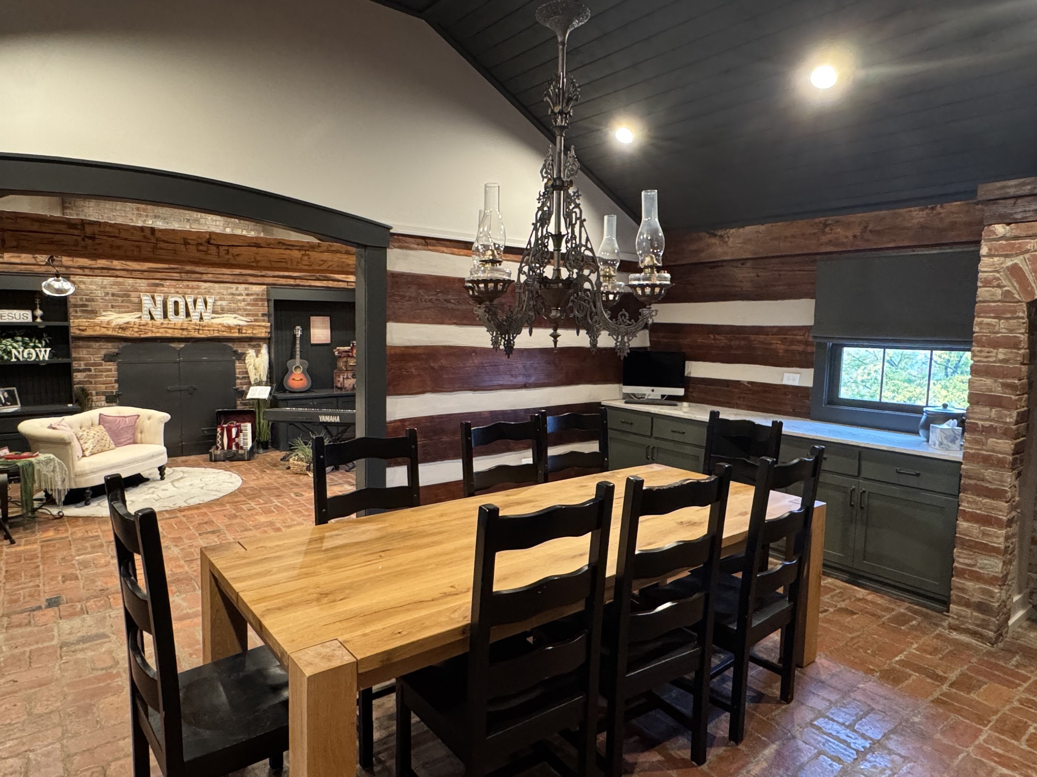 Hendersonville, Tennessee, 37075, United States, 6 Bedrooms Bedrooms, ,5 BathroomsBathrooms,Residential,For Sale,1993824