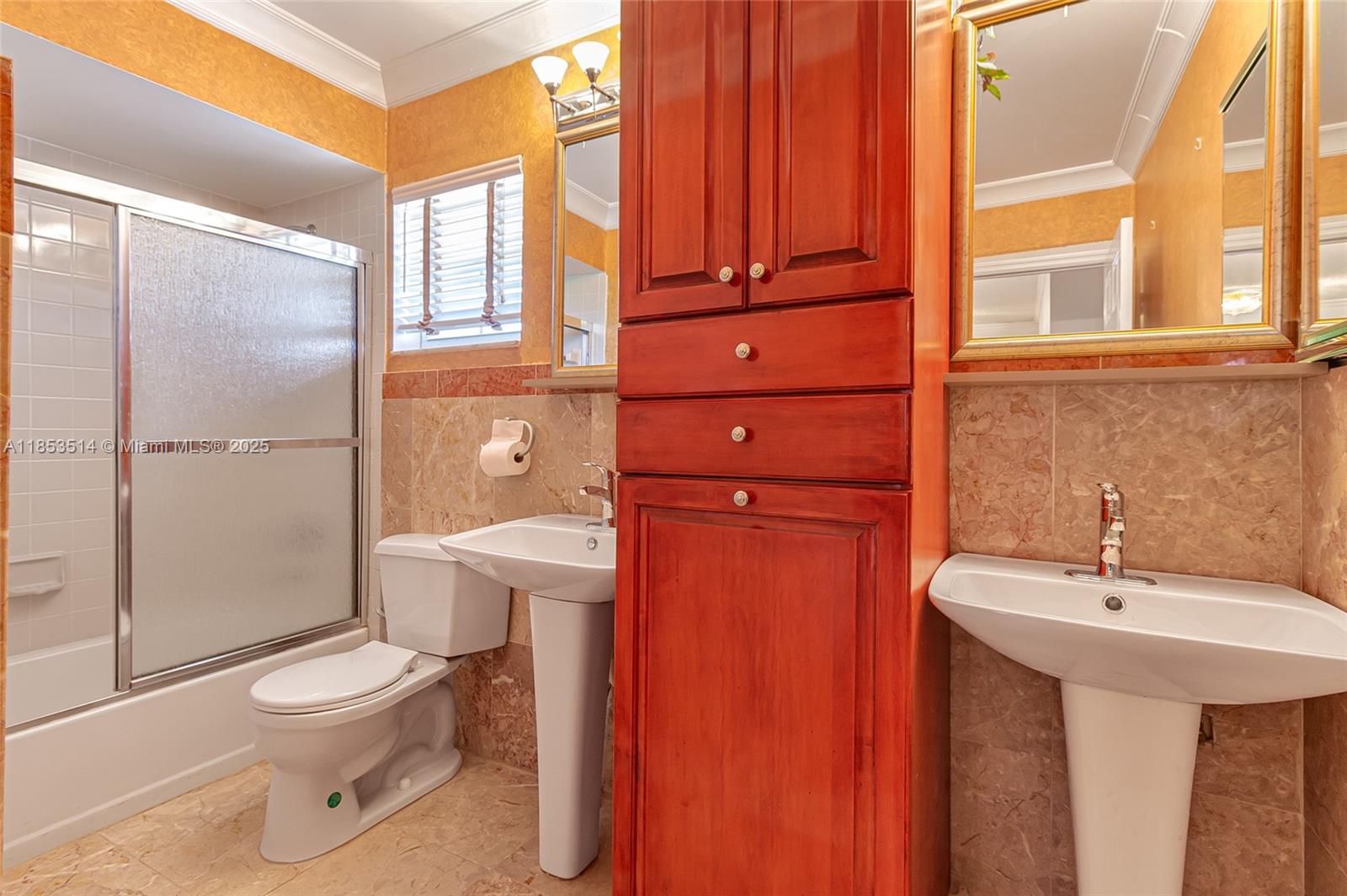 Hialeah, Florida, 33015, United States, 4 Bedrooms Bedrooms, ,3 BathroomsBathrooms,Residential,For Sale,1918630