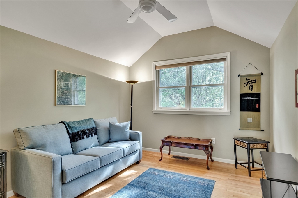 Waltham, Massachusetts, 02452, United States, 4 Bedrooms Bedrooms, ,4 BathroomsBathrooms,Residential,For Sale,1934478