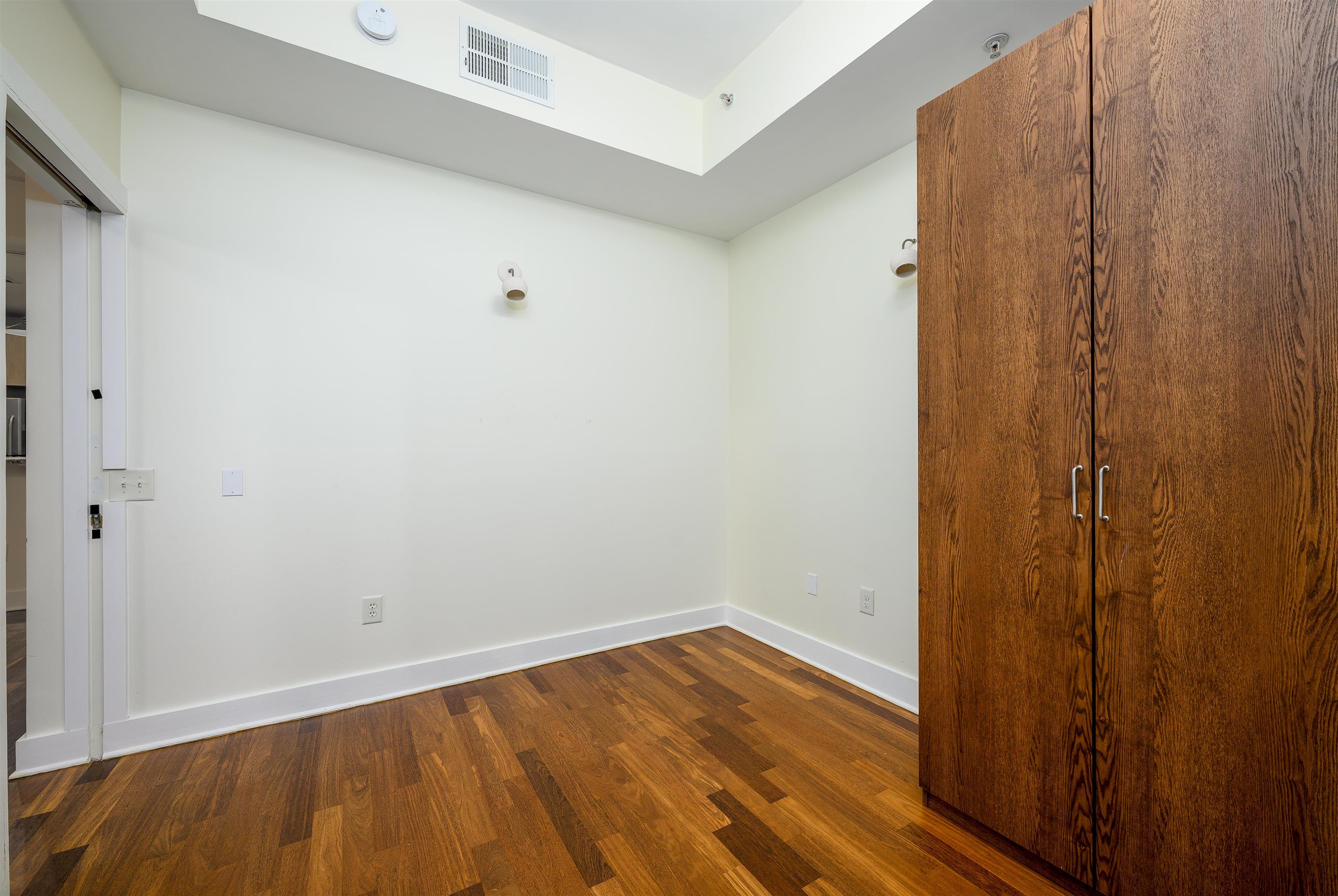 Jersey City, New Jersey, 07302, United States, 2 Bedrooms Bedrooms, ,1 BathroomBathrooms,Residential,For Sale,2001918