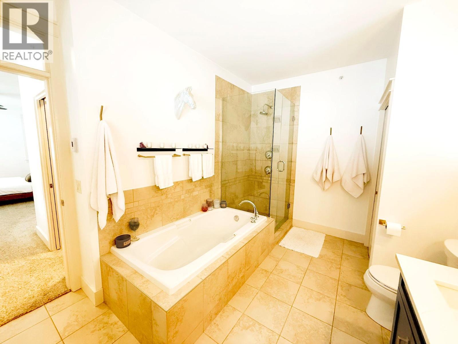 VERNON, British Columbia, V1H 1Y5, CA, 4 Bedrooms Bedrooms, ,2 BathroomsBathrooms,Residential,For Sale,1948063