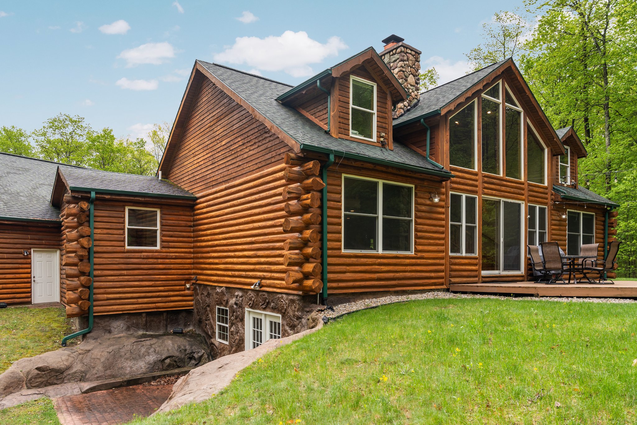 Bellaire, Michigan, 49615, United States, 5 Bedrooms Bedrooms, ,4 BathroomsBathrooms,Residential,For Sale,1826987