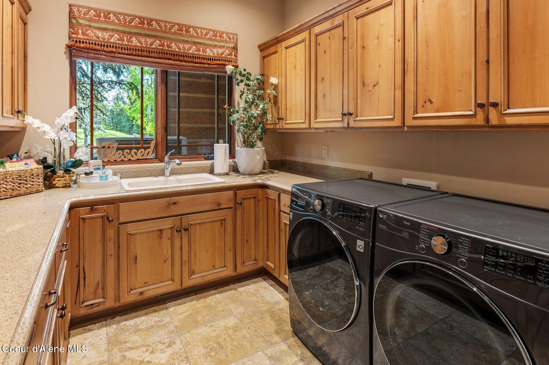 Coeur D'alene, Idaho, 83814, United States, 3 Bedrooms Bedrooms, ,1 BathroomBathrooms,Residential,For Sale,1837044