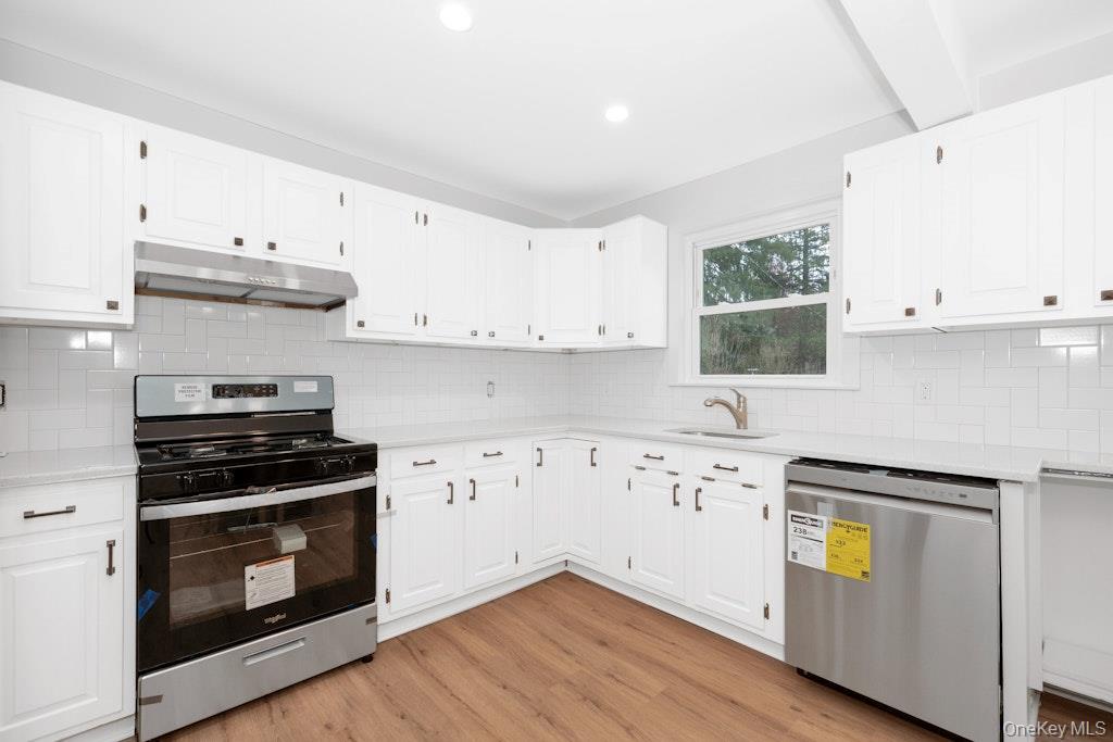 Sloatsburg, New York, 10974, United States, 5 Bedrooms Bedrooms, ,3 BathroomsBathrooms,Residential,For Sale,1979540