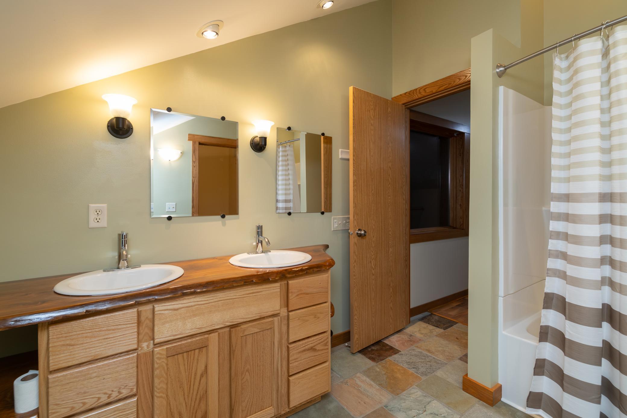 Oak Grove Twp, Wisconsin, 54021, United States, 2 Bedrooms Bedrooms, ,1 BathroomBathrooms,Residential,For Sale,1987684