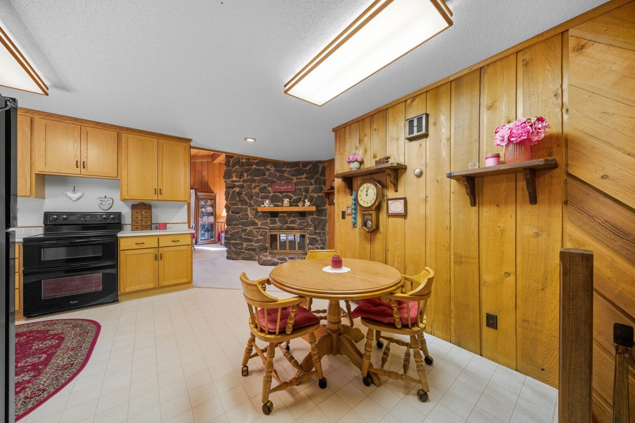 Warren Twp, Wisconsin, 54023, United States, 3 Bedrooms Bedrooms, ,1 BathroomBathrooms,Residential,For Sale,1961438