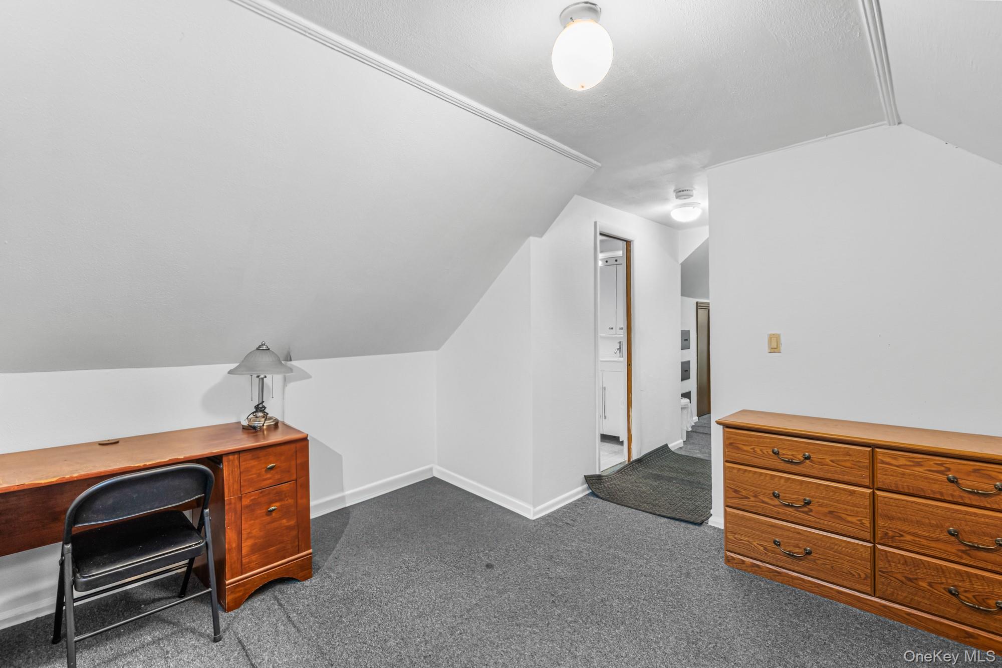 27-22 Bayside Lane, Flushing, NY, 11358 - 物件實景