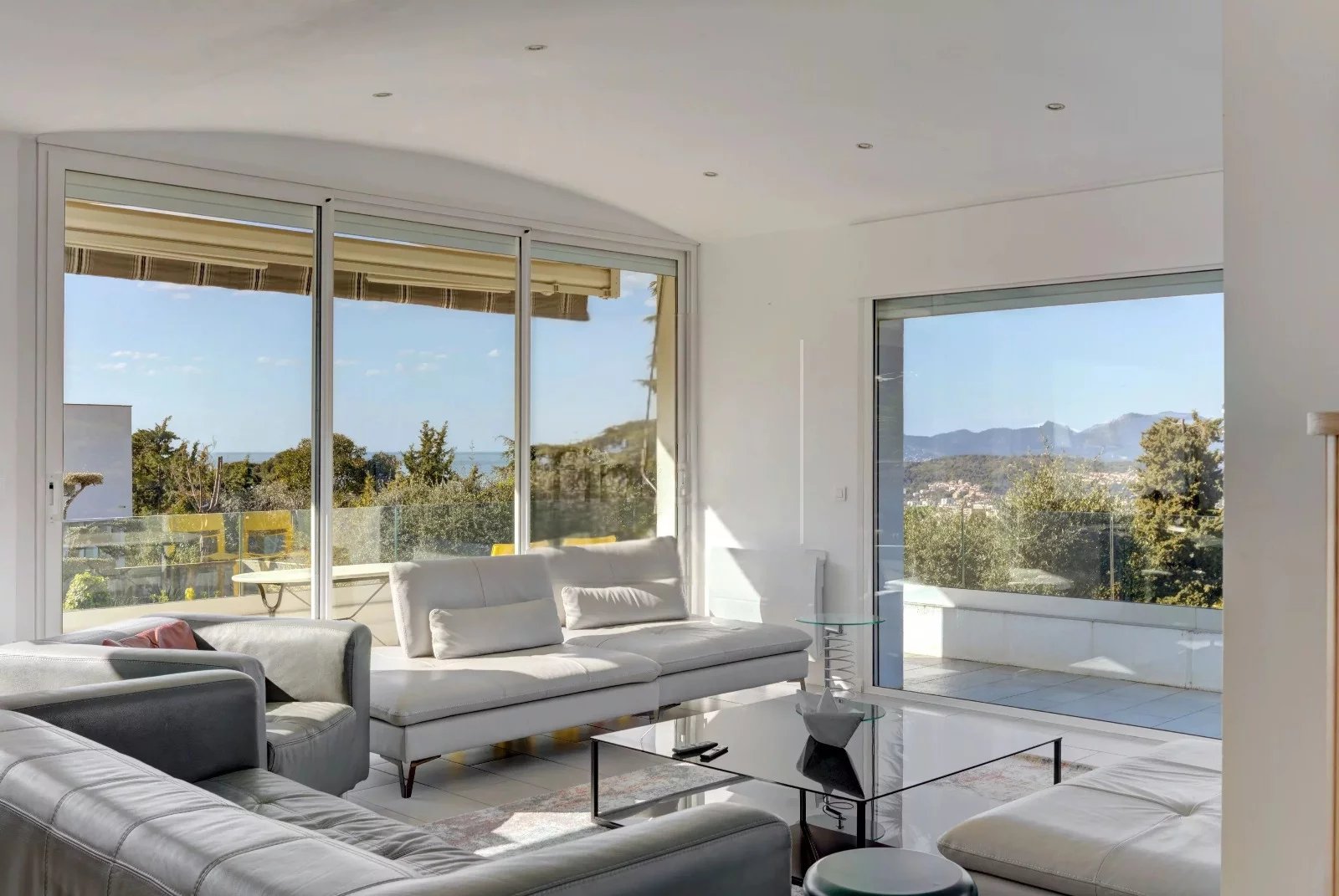 Le Cannet, Provence-Alpes-Côte d’Azur, 06110, FR, 4 Bedrooms Bedrooms, ,4 BathroomsBathrooms,Residential,For Sale,1829456