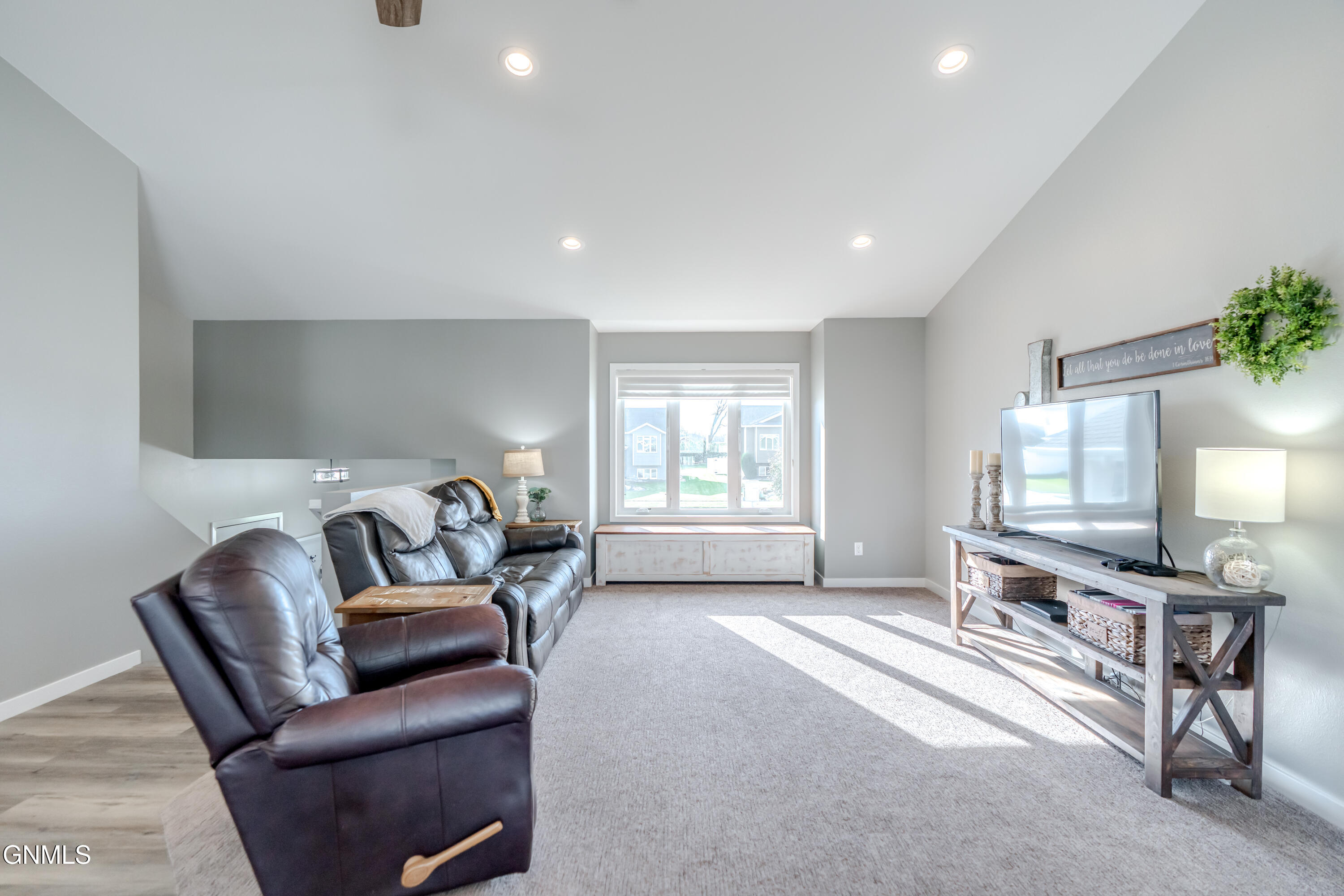 Bismarck, North Dakota, 58504, United States, 5 Bedrooms Bedrooms, ,2 BathroomsBathrooms,Residential,For Sale,1986096